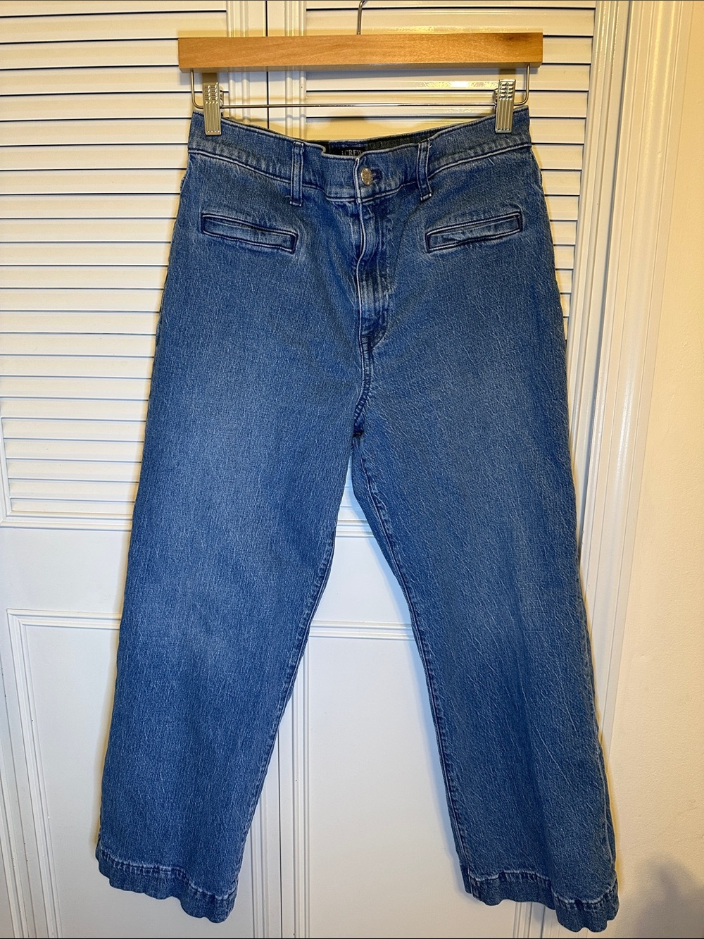 Wide Legged High Rise Cropped Jeans with Welt Pockets Size 30